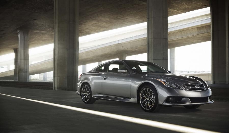  Infiniti G37 IPL Coupe 2011 года  (фото 11 из 51)